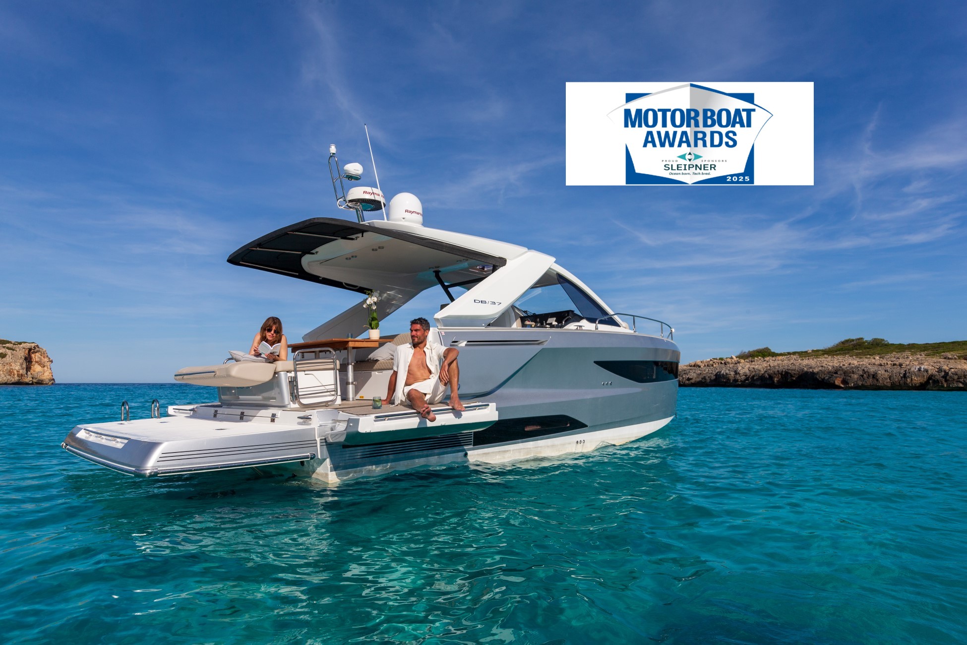 Jeanneau DB 37 - финалист Motor Boat Award 2025